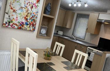 Boggy Creek - lodge with hot tub - Photo 11