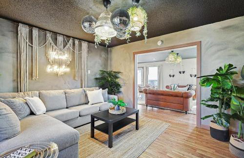 Luxury 5BR Getaway w Pool Hot Tub & Cinema - Foto 19