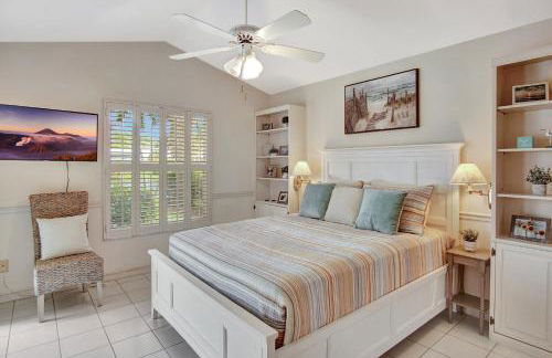 SUPERB VILLA WITH PRIVATE POOL IN NAPLES - Photo 24