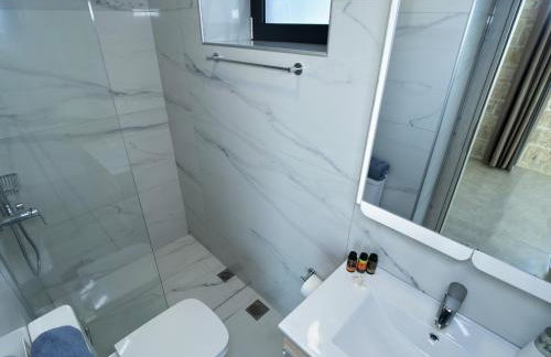 Paleokastro Villas with Private Heated Pool, Top Views - Next To Center - Top WiFi - Foto 49