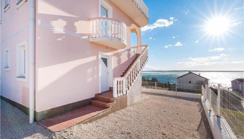 2 Bedroom Nice Apartment In Rtina - Foto 2