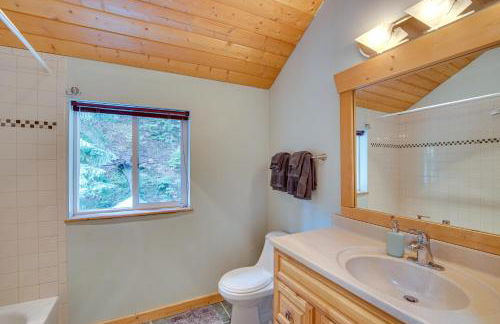 3 Mi to Lake Easton Sno-Park Family Cabin Escape! - Foto 24