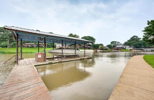 Lakefront Gun Barrel City Home with Dock and Deck - Foto 35