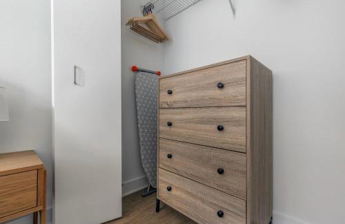 Loop jr 1br w game room nr park riverwalk CHI-1013 - Photo 12