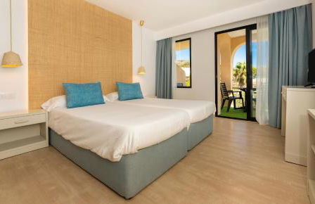 Apartamentos s'Olivera - Photo 28