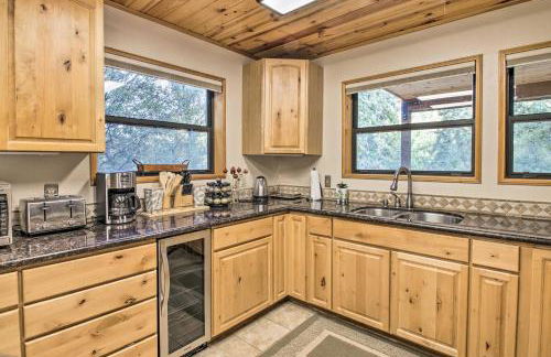 Spacious Pine Mountain Club Cabin with Fire Pit - Foto 12