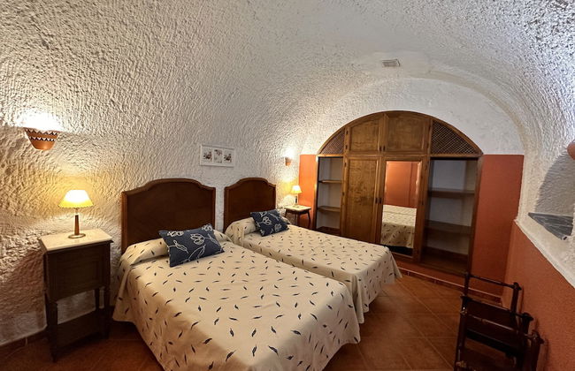 Cuevas la Granja - Foto 37