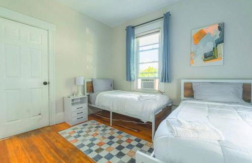 Charming 4 BDR - Walk to Downtown & Free parking! - Foto 7