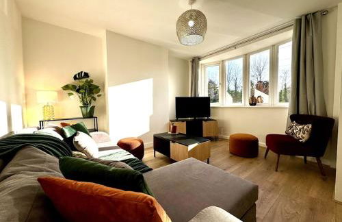 New Southampton Central House - Parking, 6 Beds, Sleeps 9 - City Centre l Cruise Terminal l Great for Contractors, Friends & Families - Foto 1