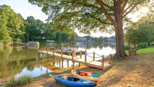 Tranquil Lakefront Carriage House with Dock - Foto 4