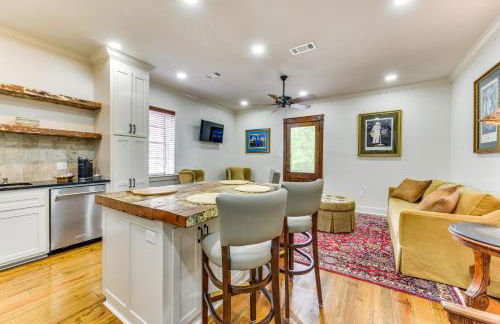 Charming Louisiana Getaway with Furnished Balcony! - Foto 8