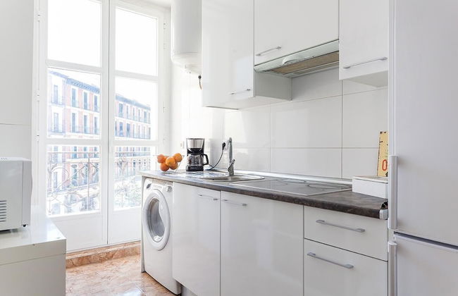 Stunning Urban Apt. Historic District - Sol - Photo 9