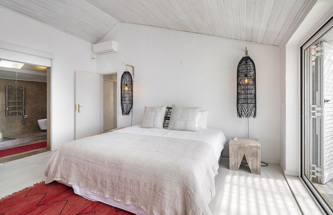 Stylish Sunny Penthouse Near Cascais Center & Greenspace - Photo 8