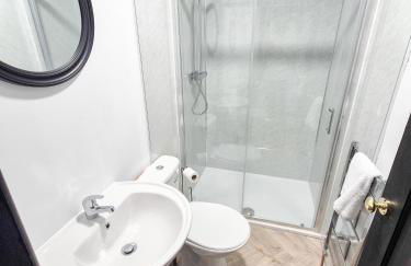 Comfortable 4BR Home Near Swansea Centre - Foto 8