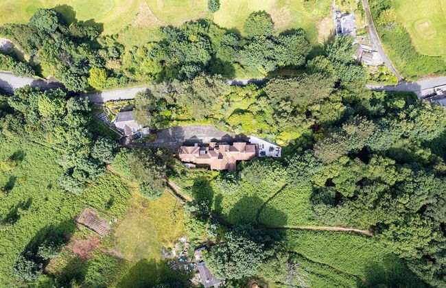 Delightful Holiday Home With sea Views and Hot Tub - Photo 38