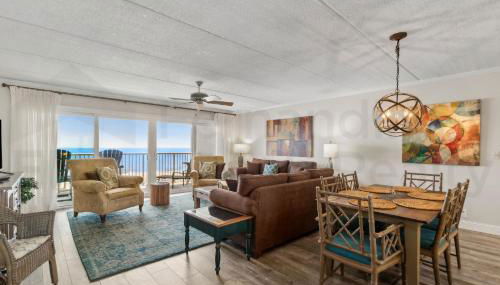 Upper Unit Condo Overlooking Both the Ocean Pier and Swimming Pool by RedAwning - Foto 3