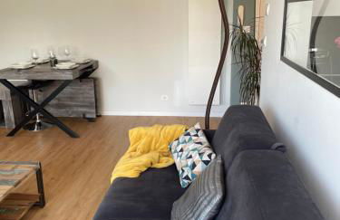 Appart spacieux 6 pers proche centre ville et gare Laval - Parking privé securisé - Photo 8