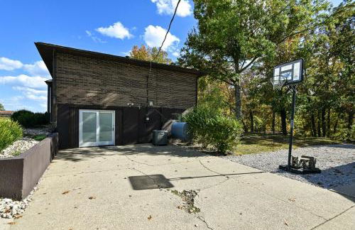 Sleeps 12, Wooded Lot, Near Ark, Great for Family - Foto 9