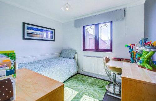 Serene Family Escape - Spacious, Near Thorpe Bay and Southend, Beaches & Amenities - Pass the Keys - Foto 6