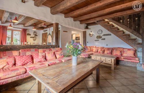 Spacieux Chalet 19pers, Piscine, Jacuzzi, Sauna & Salle de Jeux - Foto 17