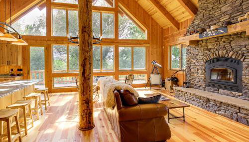 Nordic Style Lodge with Deck on 80 Acres in Arlee - Foto 3