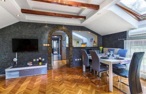 2 Bedroom Amazing Apartment In Bakar - Photo 4