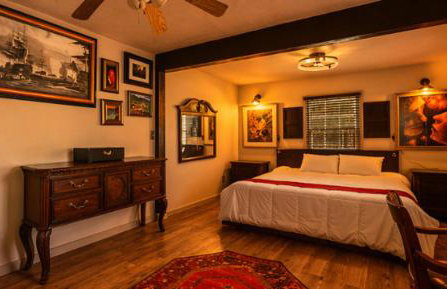 Romantic Colonial Hideaway in Historic Downtown - Pet Friendly - Foto 7