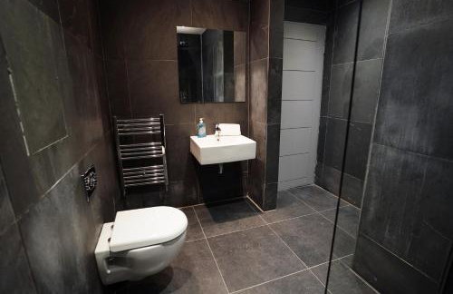 Nero Suite Sleeps Fourteen - Photo 13