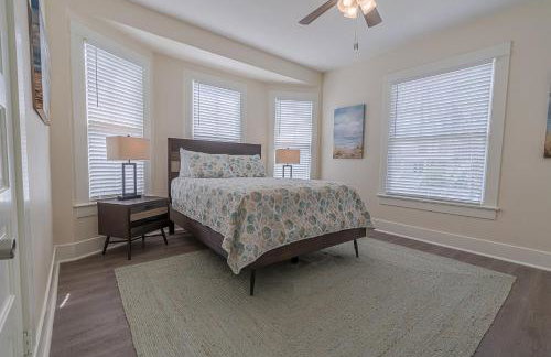 Uptown Cottage Newly Updated Home Near the Strand Galveston Harbor and UTMB - Foto 15