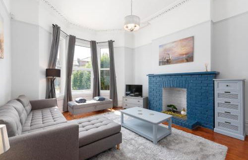 Bifolds, enclosed garden. Southport character home - Foto 7