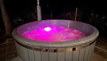 Kurort Mirowice-domek w lesie, z balią z jacuzzi i hydromasażem - Foto 4