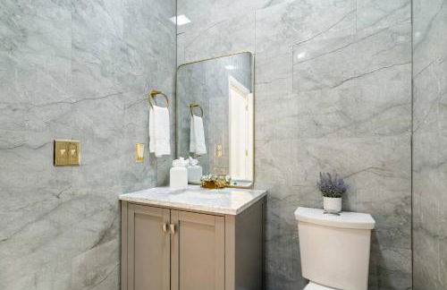 Luxe Retreat! Bar|Rooftop DT Views|Hot Tub|Arcade - Foto 36