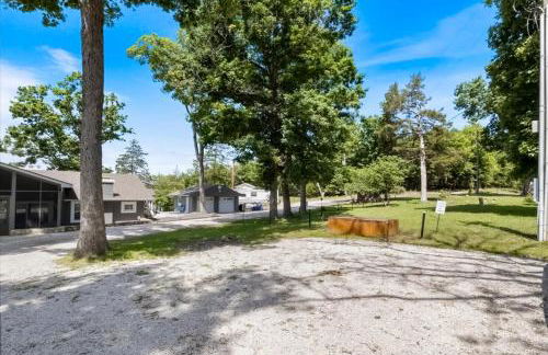 Life's Better At The Lake - Foto 42