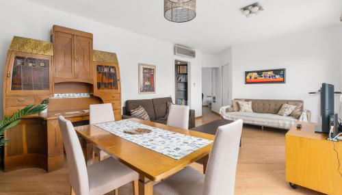 For couples, families and groups, Barcelona center - Photo 2