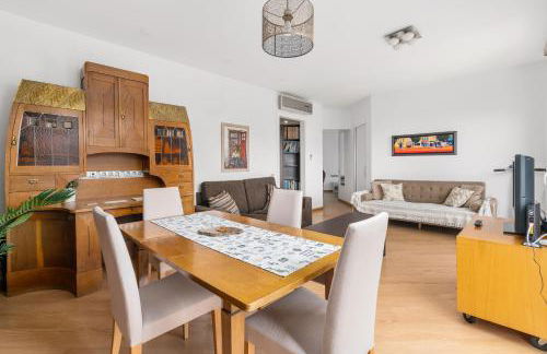 For couples, families and groups, Barcelona center - Photo 2