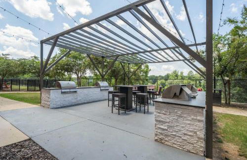 Fourth & River - Top-Floor condo with River Views - 3 King Suites - Foto 25