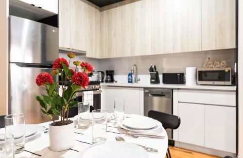 Luxury 3BR Duplex w Private Patio in Upper East - Foto 9