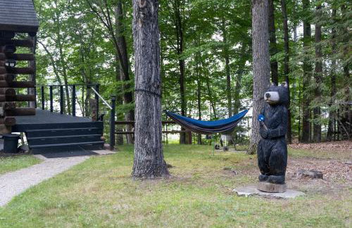 Rhinelander Waterfront Cabin with Deck and Fire Pit! - Foto 30