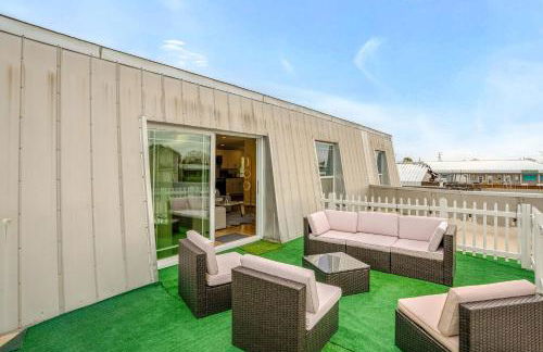 Luxury 2BR Oceanfront Condo with Rooftop Patio, 2 Minute Walk to the Beach! - Foto 21