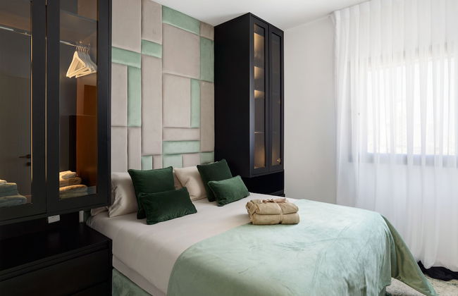 Luxury with Terrace & Sea View by FeelHome - Photo 6