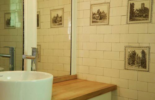 Glasswing Stays Scoresby Cottage - Photo 16