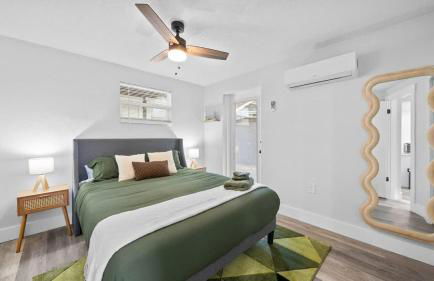 Modern-Retro Themed Home Close to Coffee + Food! - Foto 10