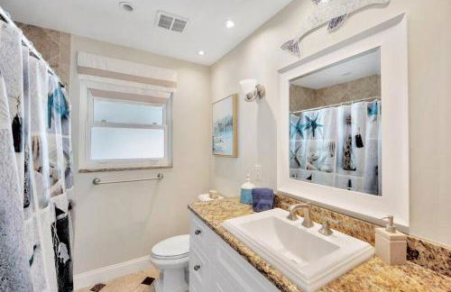 Island Paradise 3 Bed Waterfront/Heated Pool - Foto 47