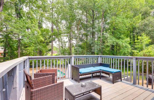 Deck and Game Room Family Home in Stockbridge! - Foto 32