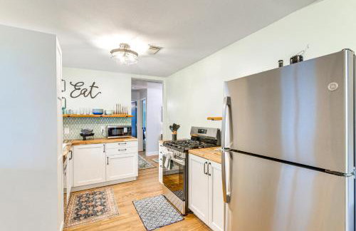 Walk to Parks and Main St Renovated League City Gem - Foto 6