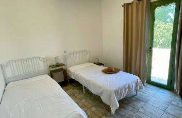 Family D 3 bedroom house with BBQ&Patio in huge estate! - Photo 18