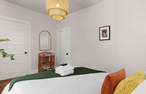 Bright & Spacious 3BR Cottage Minutes to DC - Foto 10