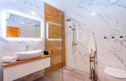 Villa Flora with a 53 sqm private pool with Cinema room with projector and 4 en-suite bedrooms - Foto 31