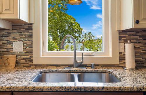 Lake Escape Lakefront Lodge at Red Bud Cove - Foto 19