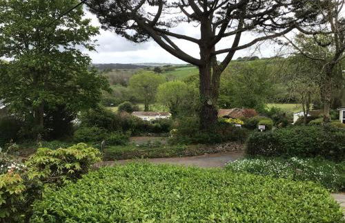 Cozy Camborne Studio Retreat With two Single Beds - Photo 48